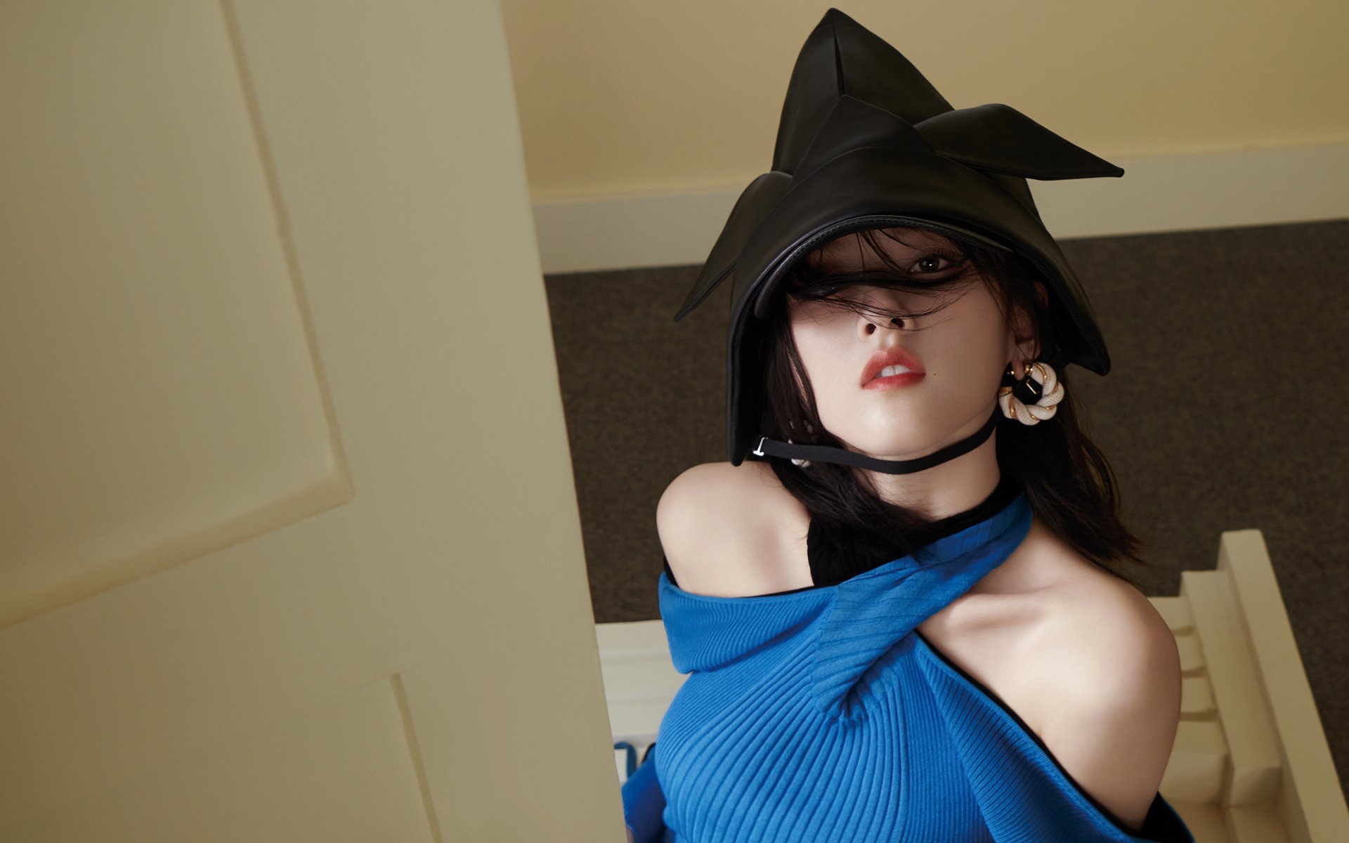 协作攀岩挑战,团队默契的极限考验,攀岩队友